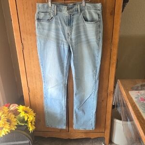 173 Old Navy Light Wash Men's Straight Jeans
